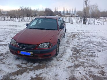 Toyota: Toyota Avensis: 2002 г., 1.8 л, Механика, Бензин, Хэтчбэк