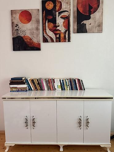 dəniz məhsulları satışı: Ağ rəngli şkaf/komod - Zərif klassik dizayn: ağ korpus, üst hissədə — 1