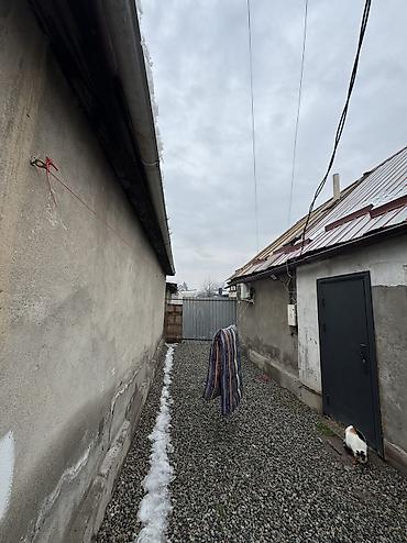 Продажа полдома: Продается пол дома Кызыл Аскер, возле улицы Кайназарова, участок 2.5 — 6