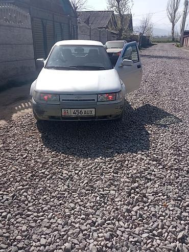 Другие автомобили: Легковой автомобиль седан, серебристый цвет, 4 двери. Особенности и — 5