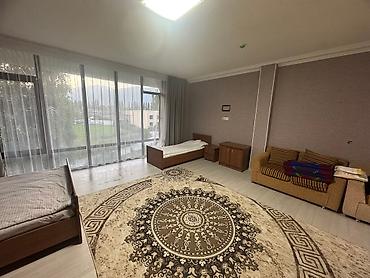 студийный стол: 🏡 Сдаётся 1-комнатная квартира 📍 Asia Palace Beach VIP, с. Сары-Ой — 3