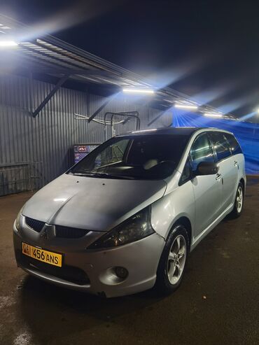 Mitsubishi: Mitsubishi Grandis: 2005 г., 2.4 л, Типтроник, Бензин, Минивэн at lalafo.kg — 9 Mitsubishi: Mitsubishi Grandis: 2005 г., 2.4 л, Типтроник, Бензин, Минивэн — 9