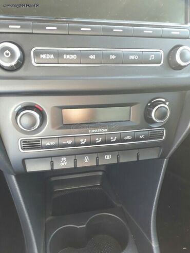 Skoda: Skoda Rapid: 1.6 l. | 2015 έ. 240000 km. Λιμουζίνα — 10