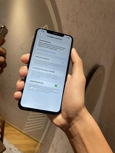 palm phone: IPhone 11 Pro Max, 256 GB, Qızılı, Face ID — 5