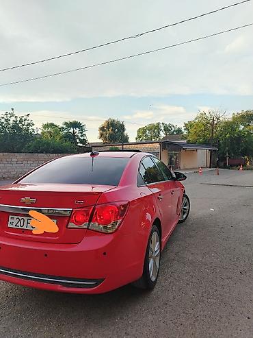 cruze purjun: Chevrolet Cruze LTZ sedan – parlaq qırmızı rəng. Əsas xüsusiyyətlər — 2