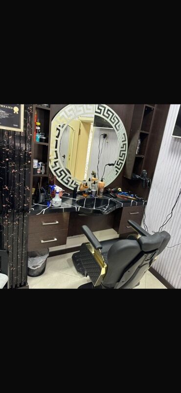 прованс мебель: Peşəkar bərbər üçün tam işlək mobilya tezgah düzgüsüz