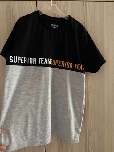 Koftalar, sviterlər: Oğlan uçun koynekler ve şortlar 7-8, 8-9 yaş geyimler Yenidirler — 9