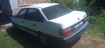 Транспорт: Volkswagen Passat: 1989 г., Механика, Газ, Седан