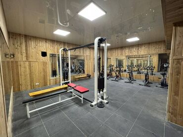 срочно в связи с переездом: Ижарага берем Машыгуу залы, 400 кв. м, Иштеп турган Бизнес