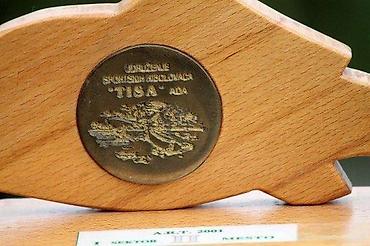 Značke, ordenje i medalje: RIBA, drveni trofej. Drveni trofej u obliku ribe sa takmičenja na Tisi — 3