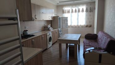 Uzunmüddətli kirayə mənzillər: Yasamalda, Kaktus Şadlıq Sarayının yaxınlığında, 18 mərtəbəli binanın — 9