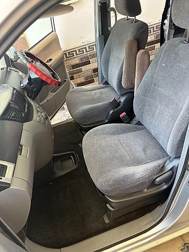 фарко: Toyota Voxy: 2005 г., 2 л, Бензин, Минивэн — 8