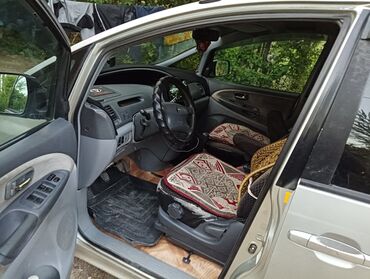 ленд ровер спорт: Продается минивэн Toyota Estima в серебристом цвете. Вместительный