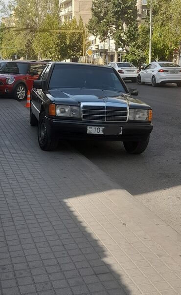 nolyedi maşın: Mercedes-Benz 190: 1.8 l | 1992 il Sedan