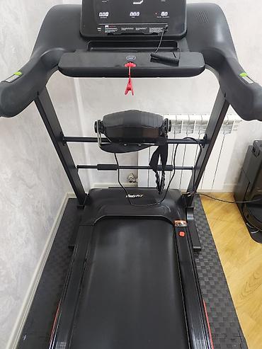 İdman və istirahət: BodyFit qaçış trenajoru - Elektriklə işləyən qaçış cığırı, geniş — 2