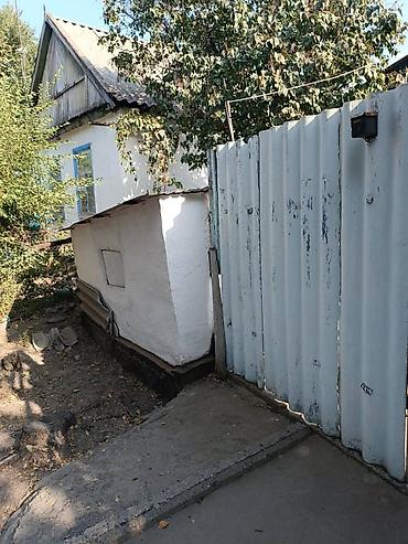 продам участки: Продаётся жилой дом с участком. Характеристики и планировка: - Один — 6