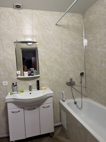 Долгосрочная аренда квартир: 3 комнаты at lalafo.kg — 16 Долгосрочная аренда квартир: 3 комнаты — 16