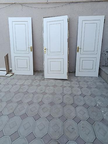 qapi ucun setkalar: Ağ rəngli otaq qapısı 3 ədəd var — 2
