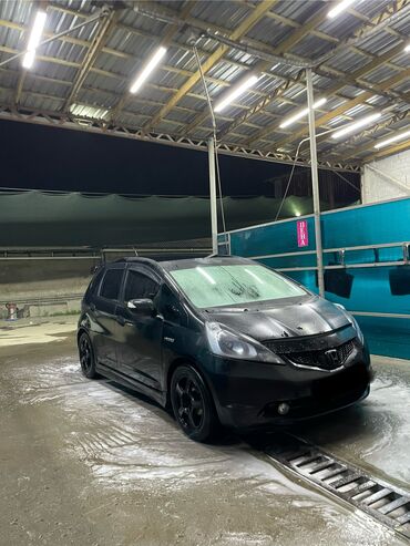 Honda: Хонда фит 2008 .1.3в хорошем состоянии 
Без вложений 
учет Армения
