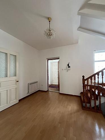 Sale of cottages and houses: Сдается уютный дом в аренду под офис или проживание. Площадь - 300 at lalafo.kg — 1 Sale of cottages and houses: Сдается уютный дом в аренду под офис или проживание. Площадь - 300 — 1