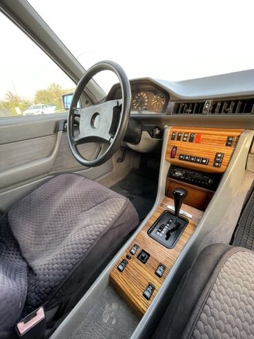 Mercedes-Benz: Mercedes-Benz W124: 1992 г., 2.3 л, Автомат, Бензин, Универсал — 15