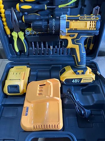 dewalt набор: Набор инструментов в кейсе с аккумуляторной дрелью-шуруповертом — 3