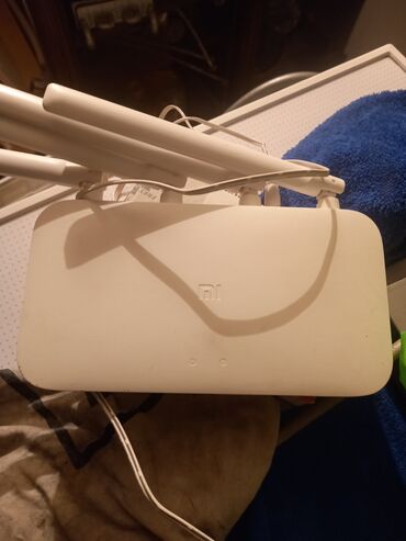 adsl modem купить: Xiaomi Mi Router 4A (Dual Band) - 2.4 GHz və 5 GHz dəstəyi, ikili