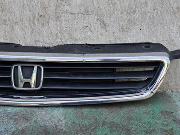 Решетки радиатора: Решетка радиатора Honda 1996 г., Б/у, Оригинал — 4