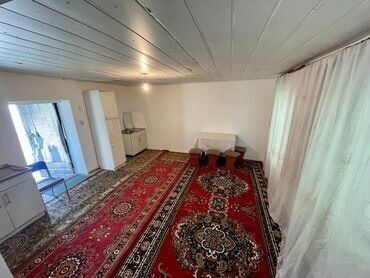 сдаю дом без хозяина бишкек: 50 м², 2 комнаты, Подвал, погреб, Забор, огорожен