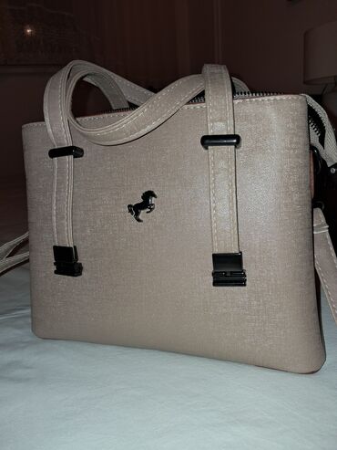 mona torbe cena: Elegant purse, Material: Faux leather at lalafo.rs mona torbe cena: Elegant purse, Material: Faux leather