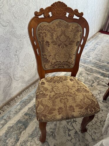 венгрия мебель: Комплект стол и стулья Для зала, Б/у
