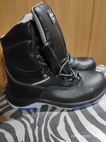 черные мужские ботинки: Спец обувь мужская 43 р новая кожа Украина