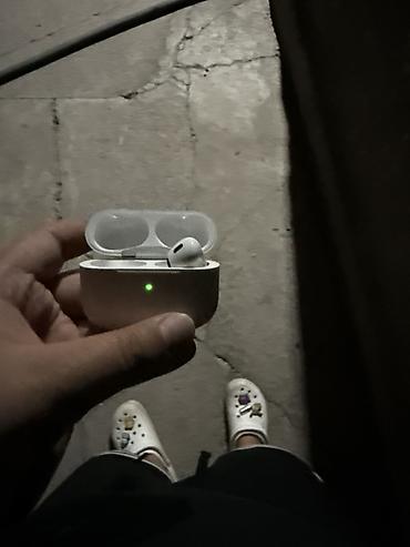 samsung buds plus: Беспроводные наушники-вкладыши с зарядным футляром оригинальные - — 1