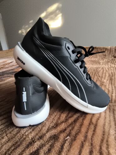 Кроссовки и спортивная обувь: Срочно срочно Продаю кроссовки Puma nitro original 40 размер 25.5 см