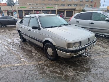 Volkswagen: Volkswagen Passat: 1989 г., 2 л, Механика, Бензин, Седан