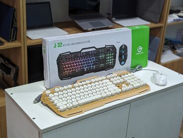Другие аксессуары для компьютеров и ноутбуков: Проводная клавиатура с мышкой

Есть ещё черные