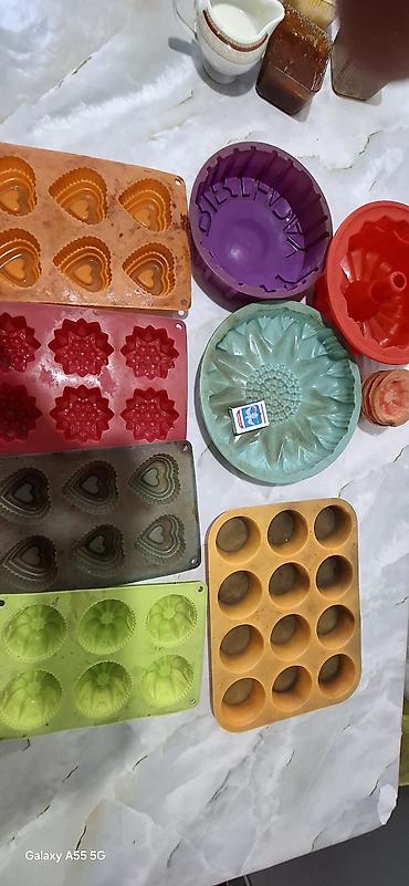 Кухонные наборы: Набор кухонных форм и бутылок/термокружек сковородка разные — 1