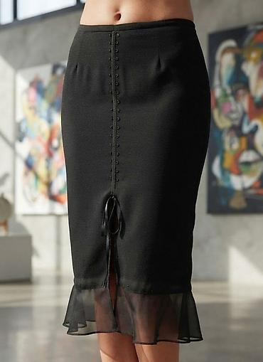 Elegantna crna suknja do kolena - Kroj: uska „pencil“ silueta sa