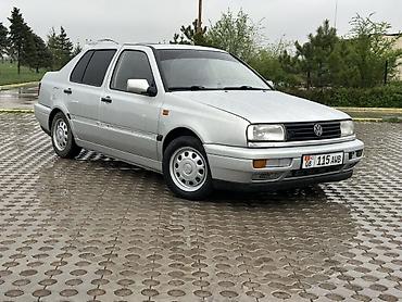 12 t: Volkswagen Vento: 1994 г., 1.8 л, Механика, Бензин, Седан — 2