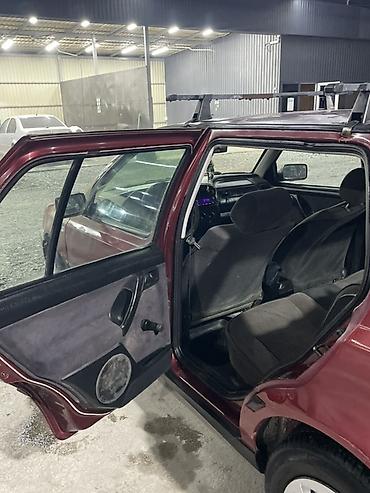 Продажа авто: Volkswagen Vento: 1992 г., 1.8 л, Механика, Бензин, Седан — 2