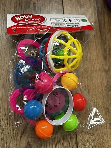 Игрушки: Набор детских игрушек (4 позиции): 1) Радиоуправляемая машина KRC Max — 10