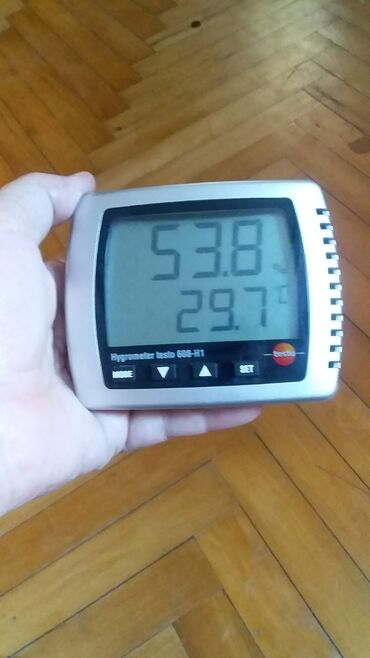 ev temizliyen: Elektron temperatur və nəmlik ölçən cihaz.Almaniyanın TESTO firmasının