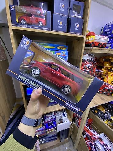 chrysler eagle talon: Игрушечная машинка в масштабе (ориентировочно 1:24–1:26) в подарочной — 1