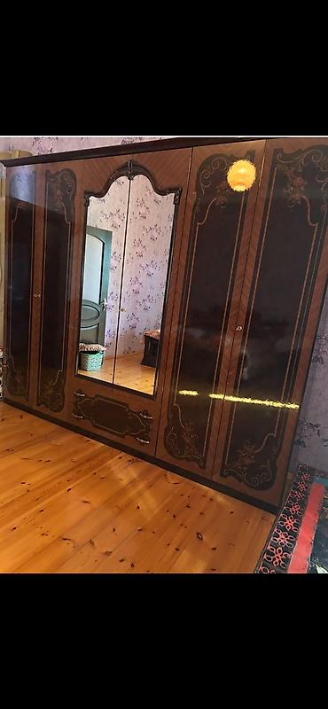 İşlənmiş, 6 qapı, Güzgülü, Qəhvəyi, Açılan, Düz dolab lalafo.az -da İşlənmiş, 6 qapı, Güzgülü, Qəhvəyi, Açılan, Düz dolab