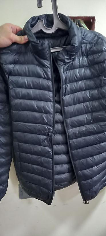 Верхняя одежда: Yüngül şişmə kişi gödəkçəsi - Rəng: tünd boz/navy - Ölçü: L (etiket — 1