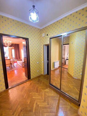 Uzunmüddətli kirayə mənzillər: 28 may metrosuna yaxın Amerika səfirliyinə yaxın 5 mertebeli binanın — 17