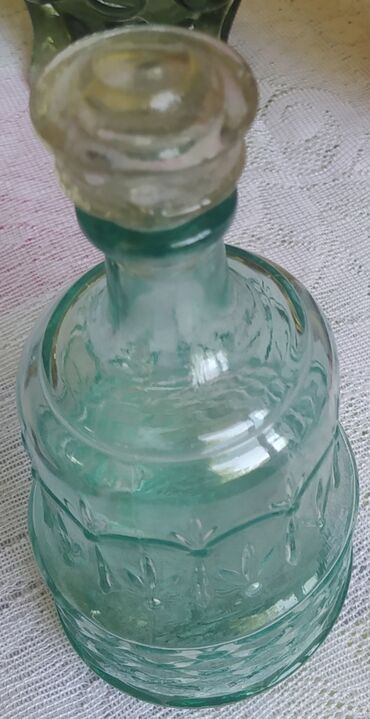 Digər süfrə qabları: Qrafinka 5 manatdır