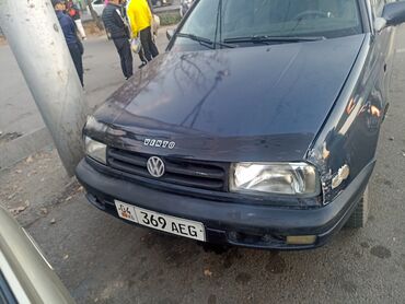 с последуюшим выкупом: Volkswagen Vento: 1990 г., 1.8 л, Механика, Бензин, Седан