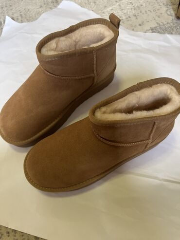 летние обувь: Угги, 41, UGG, Новый, цвет - Коричневый, Платная доставка, Самовывоз