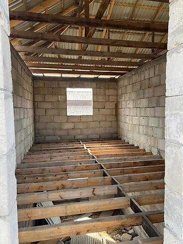 Продажа коттеджей и домов: 🏡 Продается участок с 2 домами 📍Район: ж/м Бакай-Ата 🌳 Участок: 5 — 10